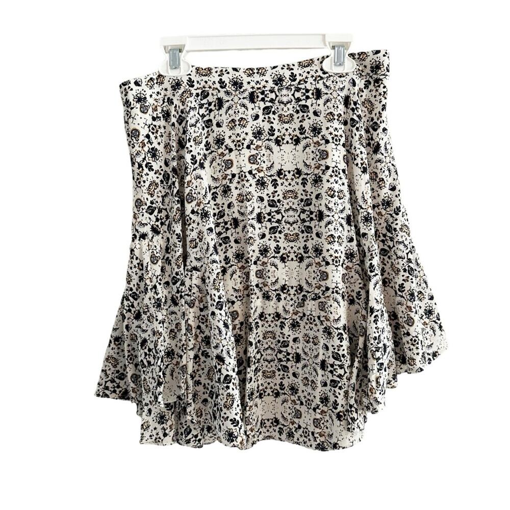 Club Monaco Printed Circle Aline Skirt White Floral Print Size 2 100% Silk